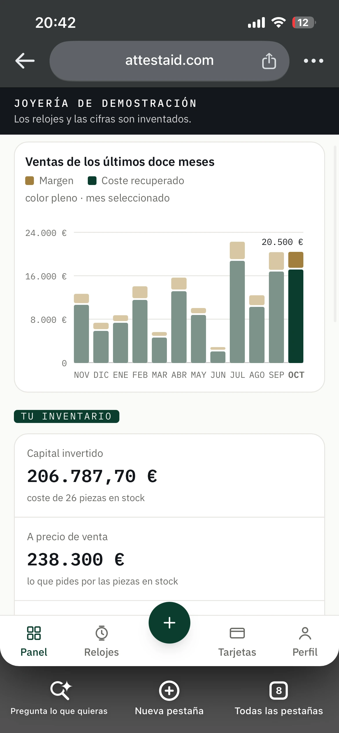 Panel Attesta en el móvil: ventas de los últimos doce meses, capital invertido, valor del inventario y navegación del software